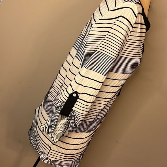 NWT Sanctuary Black and White Stripe Tunic Blouse - Size Medium - Picture 6 of 11